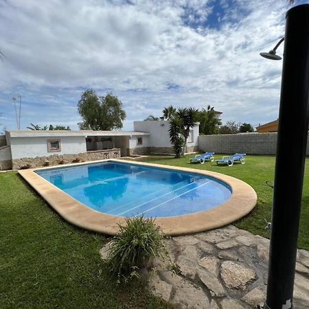 Chalet En La Barrosa, Piscina+Bbq+Grifo De Cerveza Chiclana de la Frontera Exteriör bild