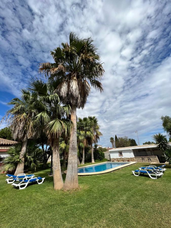 Chalet En La Barrosa, Piscina+Bbq+Grifo De Cerveza Chiclana de la Frontera Exteriör bild